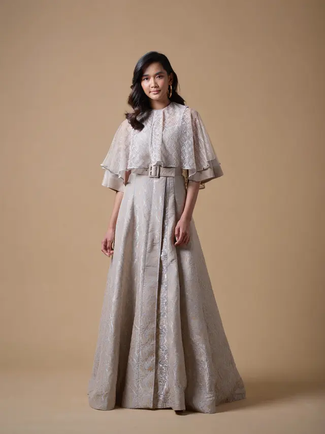 Long Dress Brokat Layer Cape Modern Formal