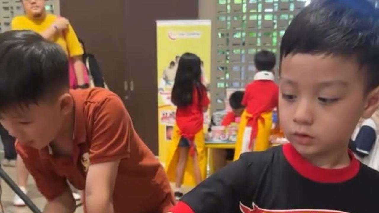 Potret Terbaru Air Rumi Akbar Anak Irish Bella