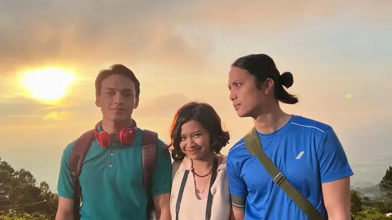 6 Potret Gaya Jefri Nichol untuk Karakter Film Aku Jati Aku Asperger, Tampil Unik