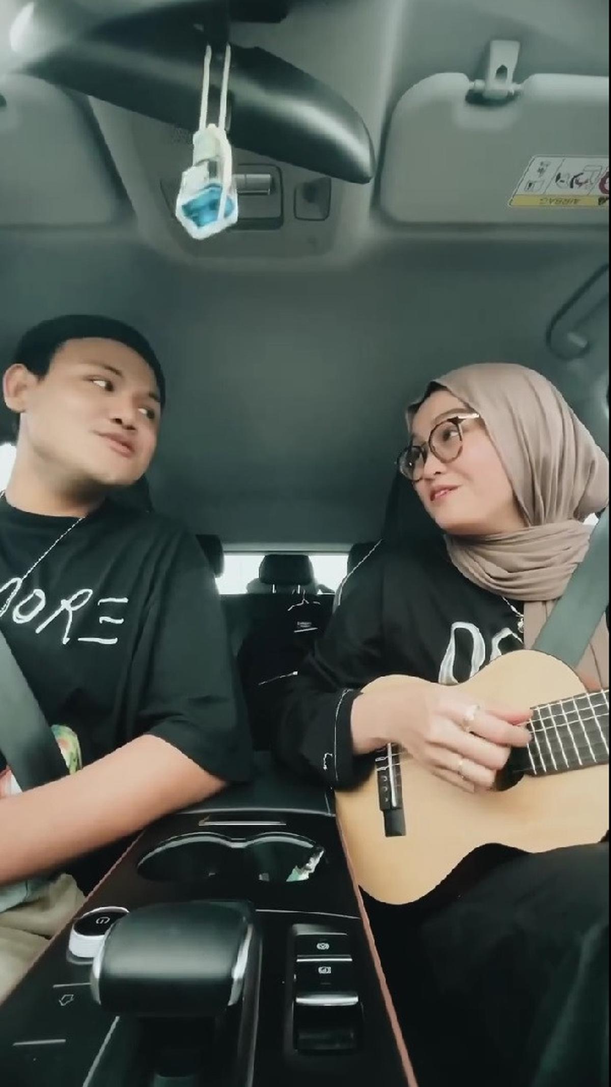 Perjalanan Cinta Dimansyah Laitupa dan Salma Salsabil
