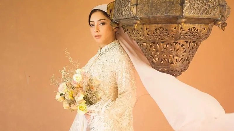 5 Pesona Nikita Willy dalam Pemotretan Bertema 'Dignity', Anggun Banget