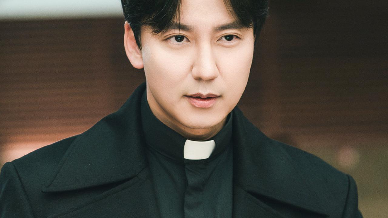Kim Nam Gil dalam “The Fiery Priest”