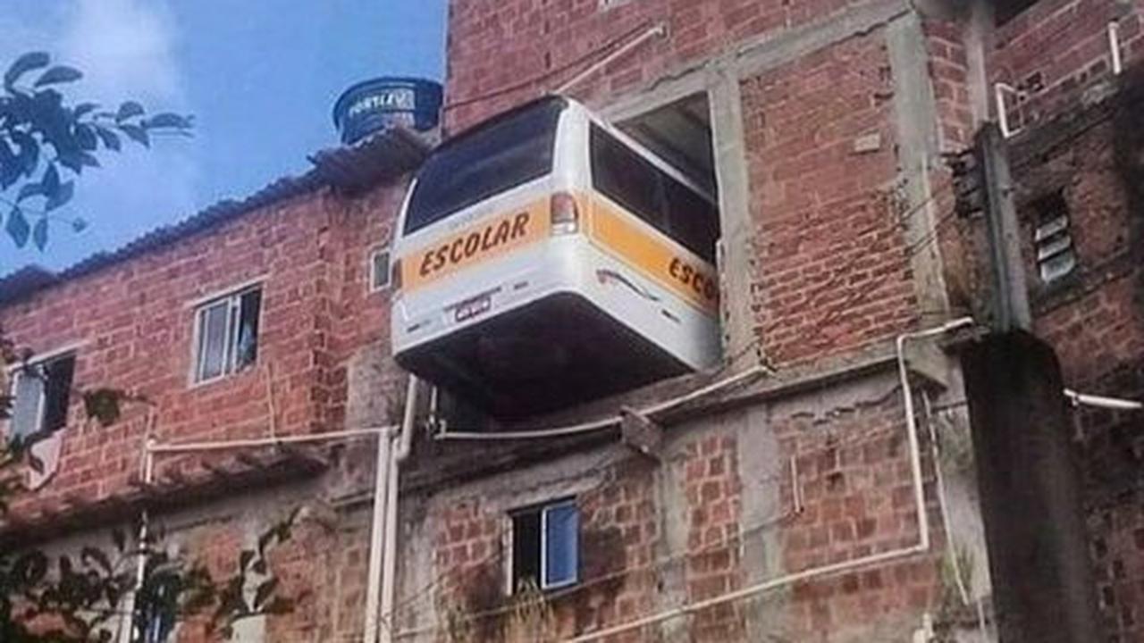 Garasi Bus di Ketinggian