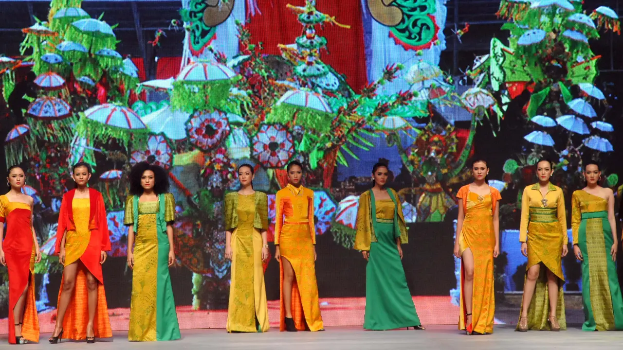 Indonesia Fashion Week 2015 - Priscilla Saputro 1