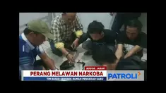 Polres Bogor Kota tangkap pengedar narkoba saat pelaku mengemas paket sabu eceran di sebuah kontrakan.