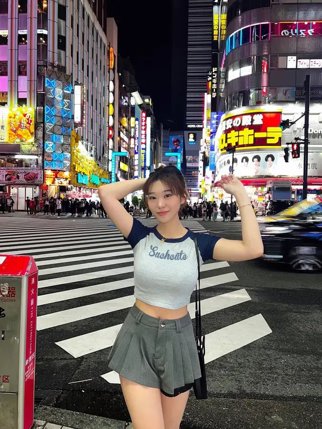 7 Pesona Livy Renata dengan Outfit Casual, Simpel Tapi Fashionable  (credit: instagram/livyrenata).