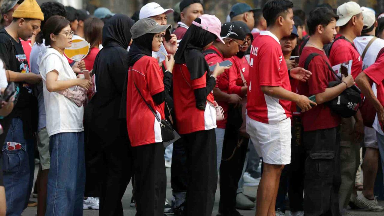 FOTO: Ribuan Suporter Padati GBK, Beri Dukungan Penuh Timnas Indonesia