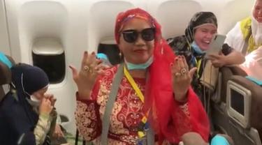 Viral Jemaah Haji Berdandan Nyentrik saat Pulang ke Tanah Air, Penuh Perhiasan