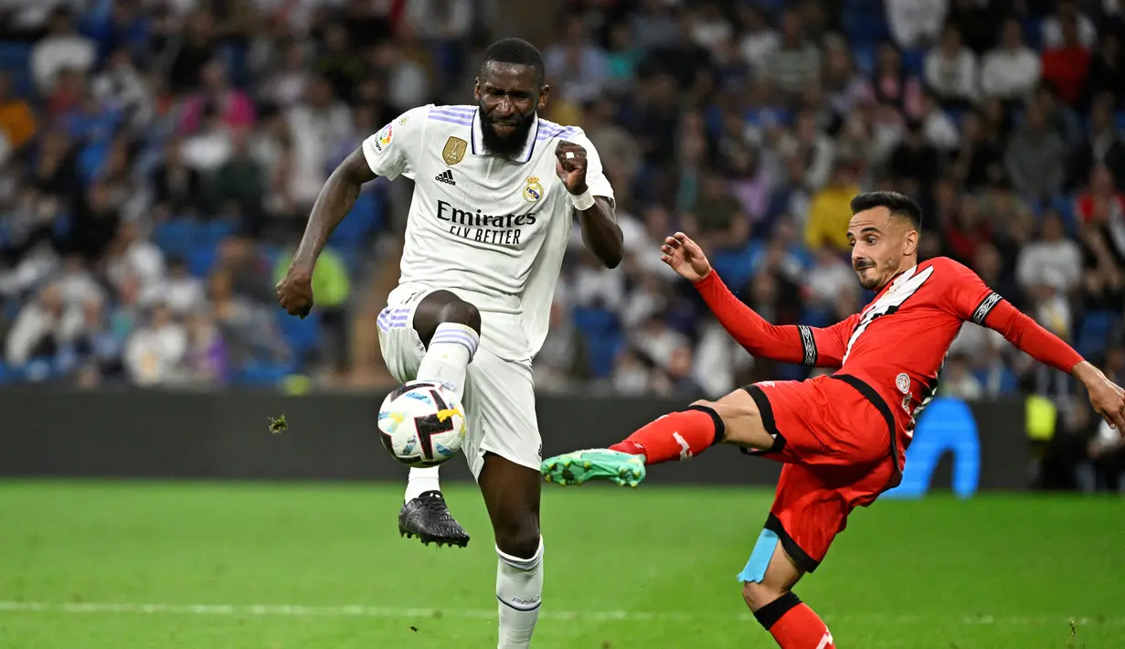Tambahan tiga poin membuat Madrid kembali naik ke posisi dua klasemen sementara dengan raihan 74 poin, melangkahi Atletico Madrid yang baru mengumpulkan 72 poin. (JAVIER SORIANO / AFP)