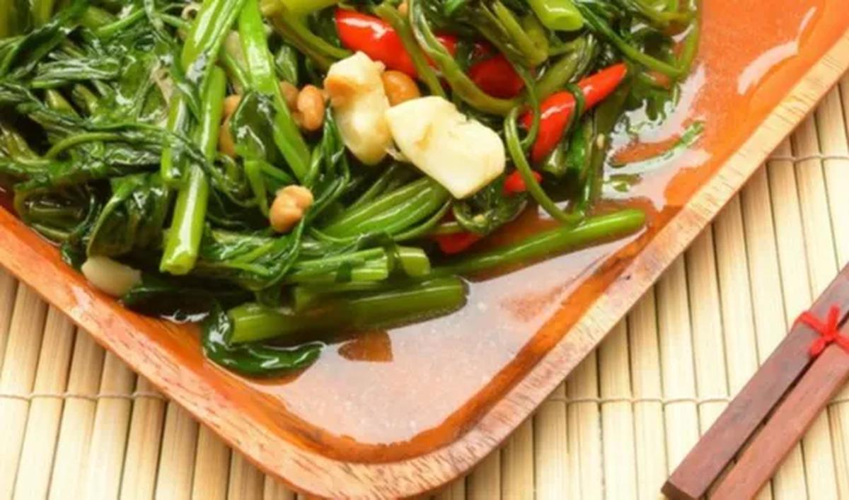 Ya, Anda harus mencoba salah satu olahan kangkung selain tumis dan cah berikut ini. Dijamin, kelezatannya akan membuat nafsu makan meningkat.