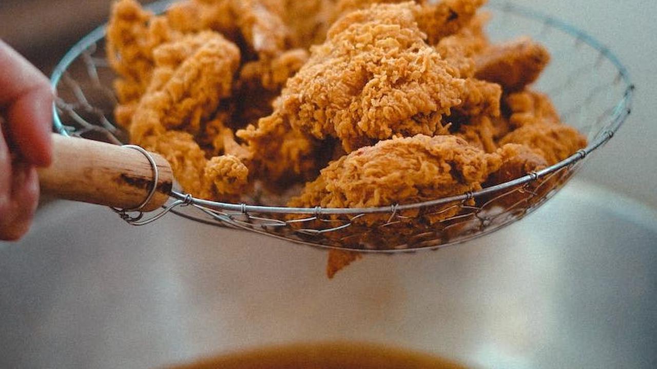 10. Tiriskan Makanan dengan Hat-hati