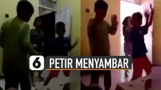 Ketika mereka sedang asyik berjoget tiba-tiba petir menyambar hingga membuat kaget.