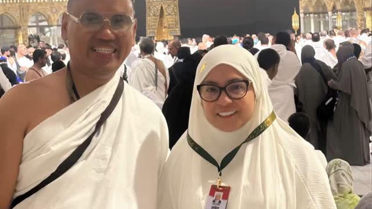 Umrah di Bulan Ramadan, Uya Kuya Perlihatkan Suasana Menunggu Buka Puasa di Depan Ka'bah