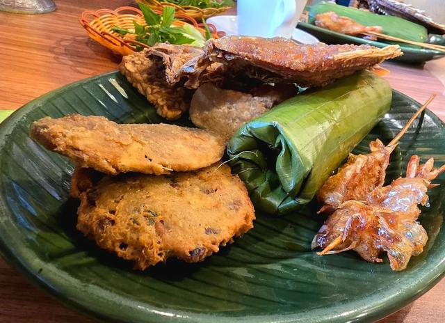 8. Raja Sunda Restoran