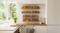 7 Cara Simpan Bahan Dapur agar Awet dan Tidak Makan Ruang, Ternyata Bisa Pakai Area Ini