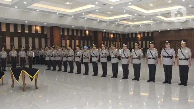 Kapolri Serah Terimakan Jabatan Kabaharkam, Kabareskrim dan Beberapa Kapolda
