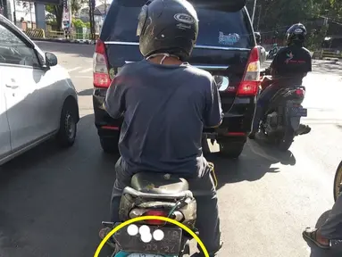 Biar orang lain tau jam berapa sekarang. (Source: Instagram/@sukijan.id)