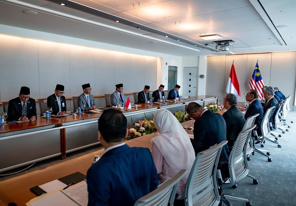 Serius Pertemuan Empat Mata Prabowo & PM Malaysia