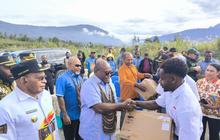 Bantuan Laptop Papua Tengah: Pemprov Salurkan Dukungan Pendidikan di Puncak