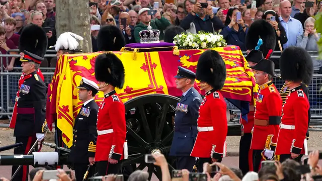 Jenazah Mendiang Ratu Elizabeth II Disemayamkan di Westminster Hall