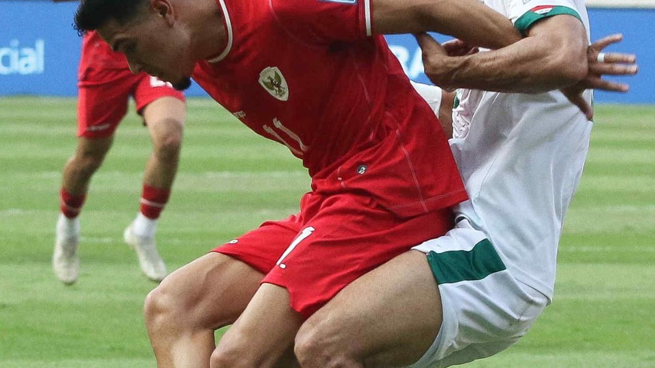 Di hadapan puluhan ribu pendukungnya, Skuad Garuda dipermalukan Irak dengan skor 2-0.&nbsp;Liputan6.com/Herman Zakharia