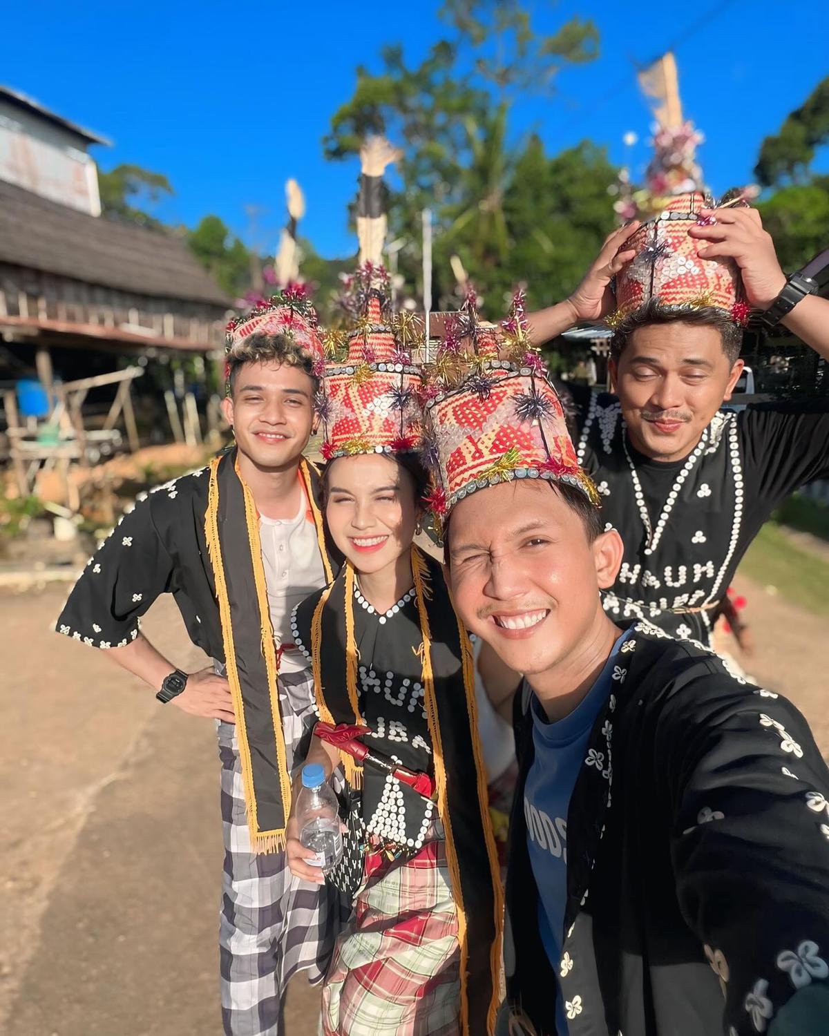 7 Potret Mayang Lucyana yang Makin ke Sini Makin Dipuji, Sibuk Syuting hingga Magang di Gedung DPR
