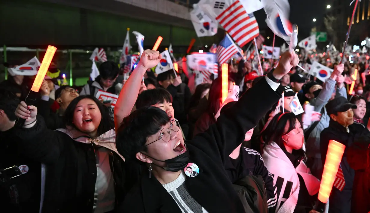 Presiden Korea Selatan yang dimakzulkan, Yoon Suk Yeol, dibebaskan dari tahanan pada tanggal 8 Maret 2025. (Jung Yeon-je/AFP)