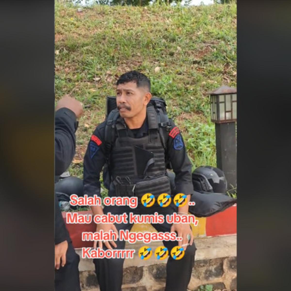 Anggota Brimob Berkumis