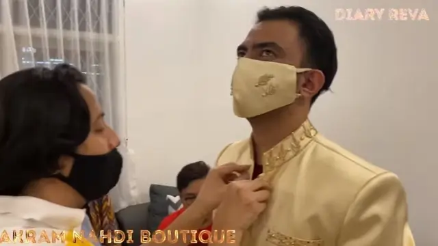7 Potret Reza D'Academy Fitting Baju Pernikahan, Tampil Menawan