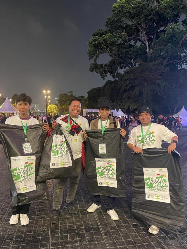 FOTO Tim Bersih Indah