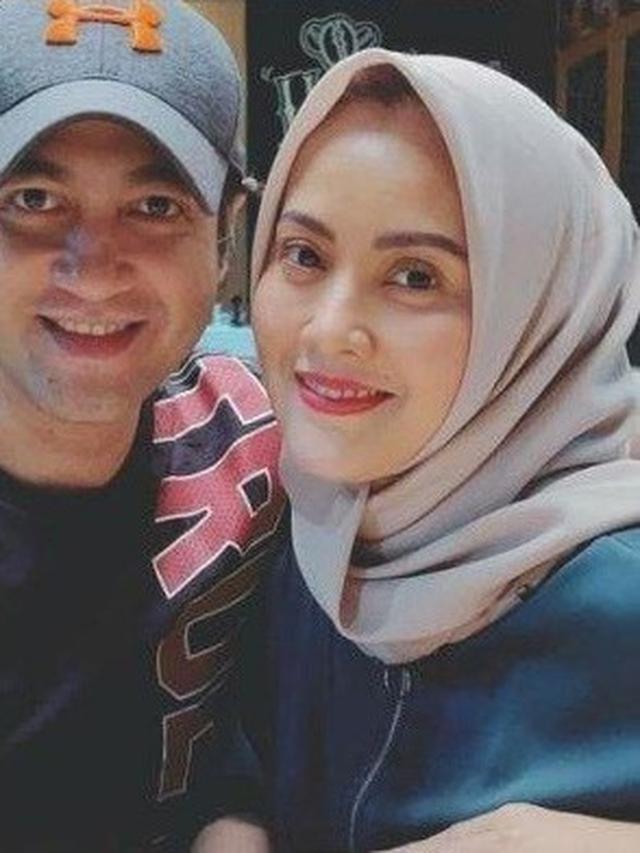 Curhat Soal KDRT, Ini 6 Potret Persahabatan Ferry Irawan dan Elma Theana