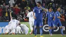 Italia. Berstatus juara Piala Dunia 2006, Italia langsung tersingkir di fase grup Piala Dunia 2010 yang digelar di Afrika Selatan. Tergabung di Grup F, Andrea Pirlo dkk finis di posisi juru kunci dengan raihan 2 poin, hasil dari 2 kali imbang dan 1 kali kalah. Hasil imbang diraih saat Italia ditahan 1-1 oleh Paraguay dan Selandia Baru pada matchday pertama dan kedua. Sementara kekalahan diderita dari Slovakia pada matchday ketiga dengan skor 2-3. (AFP/Filippo Monteforte)