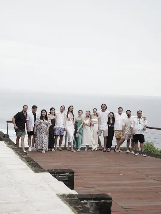 [Instagram/anyageraldine]