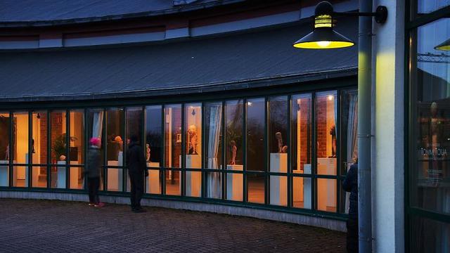 7 Potret Cara Cerdas Orang Menekan Penyebaran Virus Corona