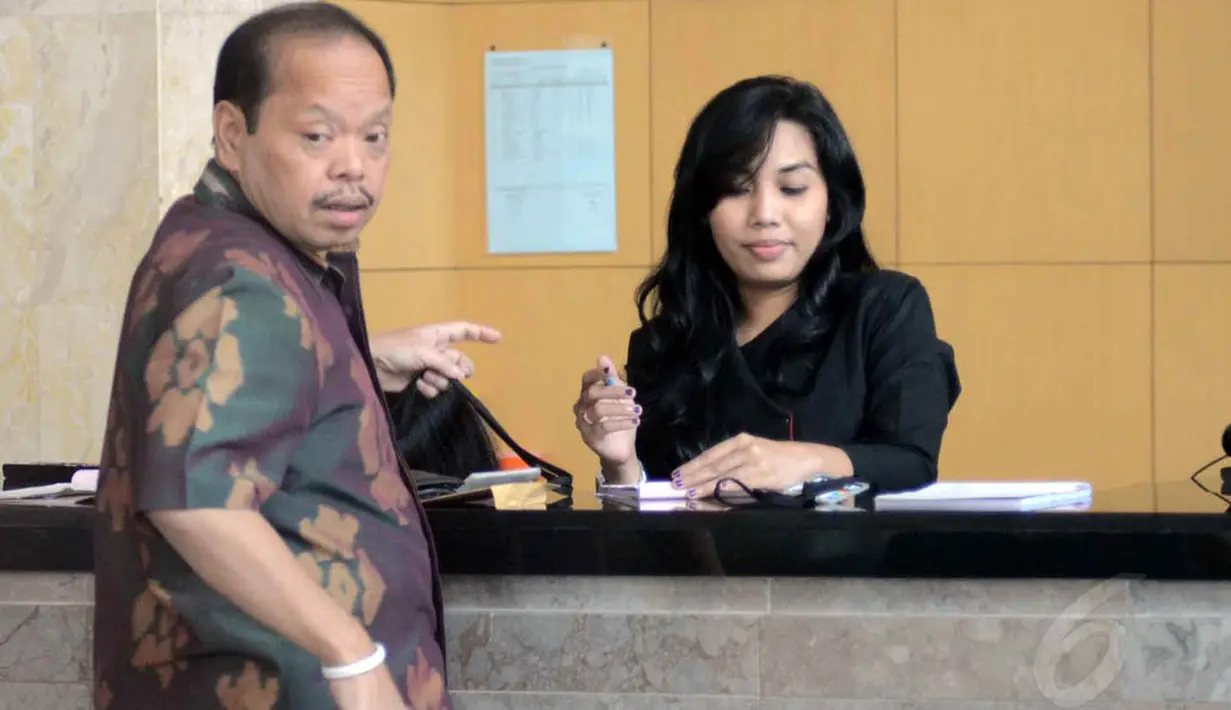Sutan Bhatoegana diperiksa sebagai tersangka penerimaan hadiah atau gratifikasi dalam penetapan APBN 2013 Kementrian ESDM. Selasa (17/6/14) (Liputan6.com/Miftahul Hayat)
