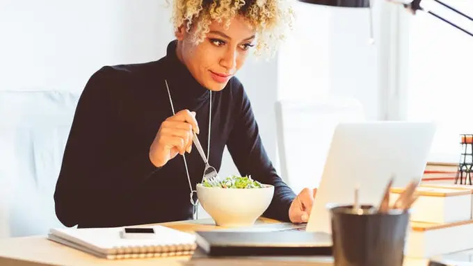 [Bintang] Ilustrasi Makan