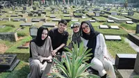 Aaliyah Massaid dan Thariq Halilintar Ziarah ke Makam Adjie Massaid: Dad, Keluarganya Sudah Bertambah