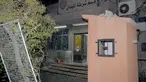 Kondisi kantor polisi di kawasan Midan, Ibu kota Damaskus yang hancur setelah seorang gadis muda meledakkan bom bunuh diri di Suriah, 16 Desember 2016. Diperkirakan gadis tersebut berusia 9 Tahun. (SANA/Handout via Reuters)