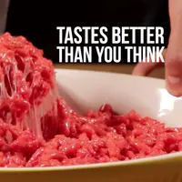 Siapkan camilan untuk teman nonton TV bersama keluarga.