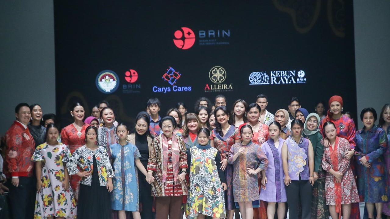 Dari Kebun Raya ke Catwalk: Batik Alam dan Inklusi Difabel Warnai PIFW 2025