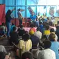 Lebih dari 200 ibu menyusui dan ibu hamil memadati Sarana Gedung Olah Raga Agats, Kab. Asmat, Papua bersama anak-anak Balita mereka. / Foto: Dok.Kemenkes