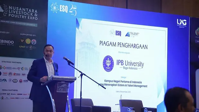Founder ESQ Corp, Ary Ginanjar Agustian dalam acara Pencanangan IPB sebagai Kampus Negeri Pertama di Indonesia yang menerapkan Sistem AI Talent Management ESQ