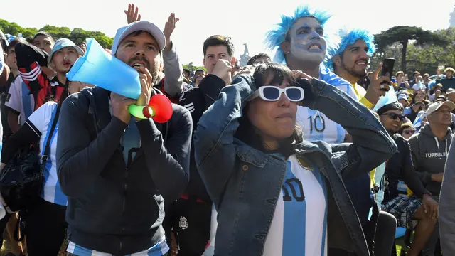 Wajah-wajah Fans Argentina Usai Timnya Dihajar Arab saudi
