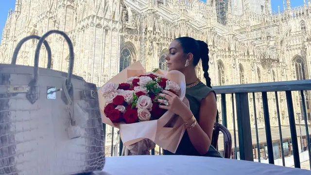 8 Pesona Sosialita Georgina Rodriguez, Kekasih Cristiano Ronaldo dengan Koleksi Tas Hermes