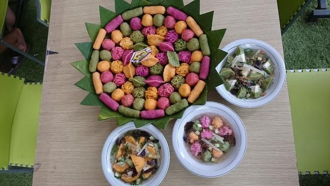 Unik Pempek Pelangi Isi Buah Dan Sayur Regional Liputan6 Com