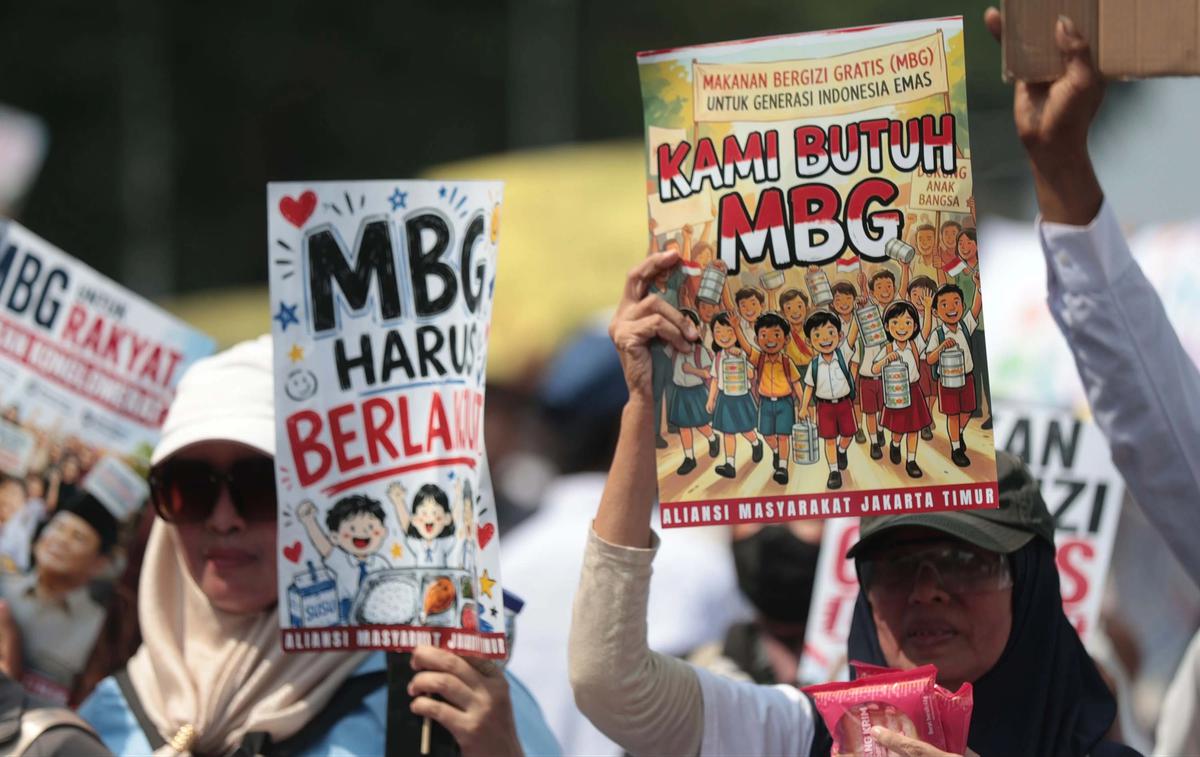 FOTO: Massa Aksi Dukung Kelanjutan Program Makan Bergizi Gratis