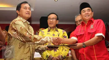 Perum Jamkrindo sepakat menjalin kerjasama dengan Sentra Organisasi Karyawan Swadiri Indonesia (SOKSI) untuk membantu mempermudah akses kredit bagi kelompok UMKM dan koperasi, Jakarta, Minggu (9/8/2015). (Liputan6.com/Helmi Afandi)