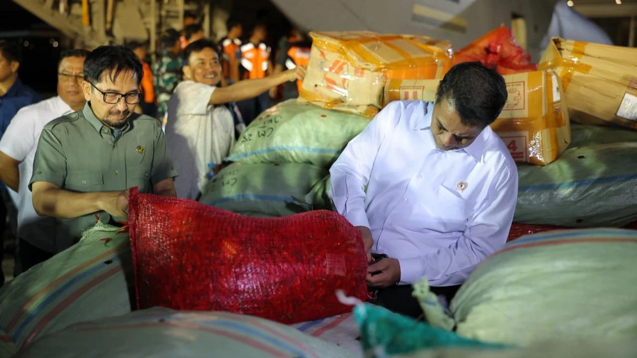 Mentan Amran Beli 40 Ton Cabai Bantu Petani Aceh, Kirim via Hercules ke Jakarta