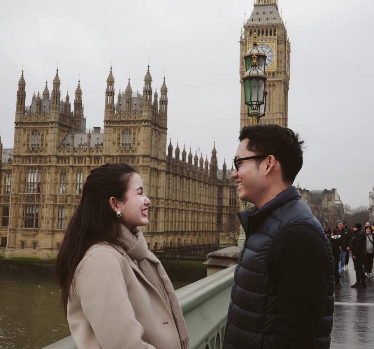 London Jadi Saksi Romansa Azriel Hermansyah dan Sarah Menzel, Ini Reaksi Netizen