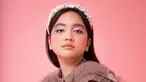 Sebagai mantan seleb cilik, Rachel Amanda lebih kerap tampil dengan riasan wajah yang natural. Maka dari itu, saat kenakan riasan wajah tebal, wanita kelahiran tahun 1995 ini pun bikin pangling. (Liputan6.com/IG/auroramanda95)